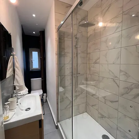 Soh Rent 3 Pieces Gare 3 - Tv - Wifi - Balcon