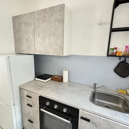 Soh Rent 3 Pieces Gare 3 - Tv - Wifi - Balcon *